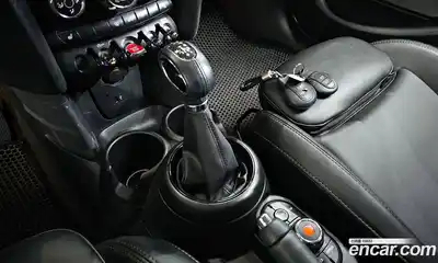 Mini Cooper 2019 1.5 гидро в Москве № 1837716, миниатюра 12