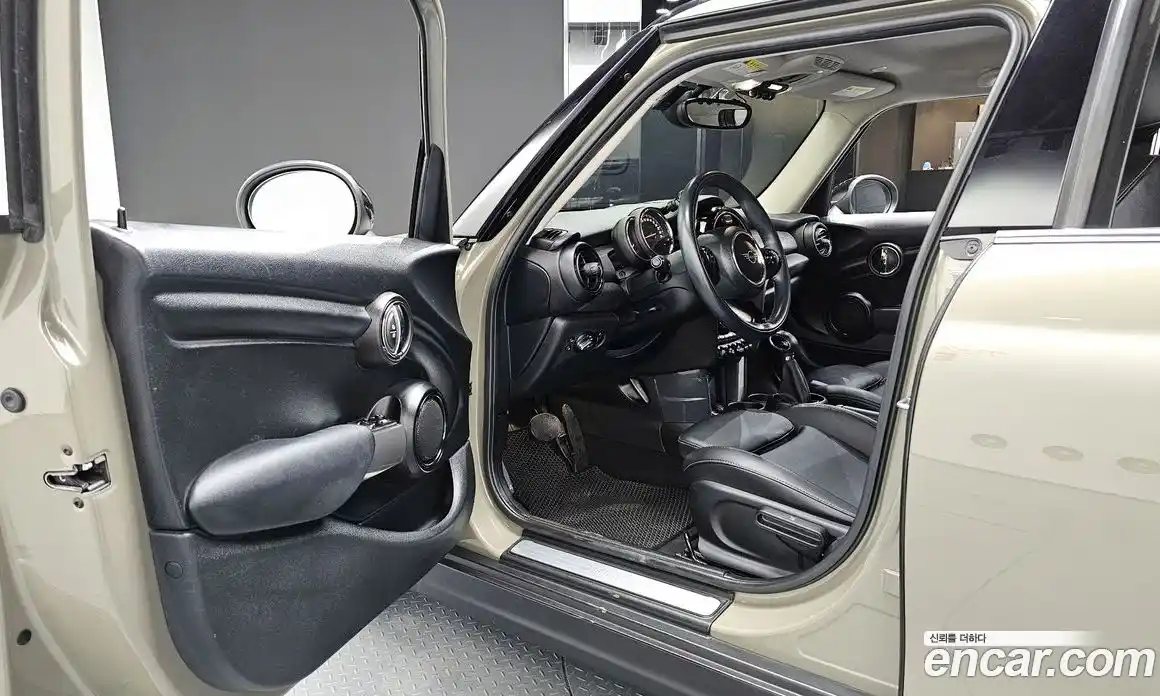 Mini Cooper 2019 1.5 гидро в Москве № 1837716, фото 13