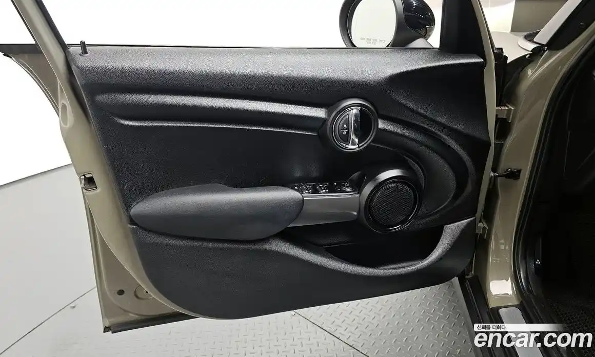 Mini Cooper 2019 1.5 гидро в Москве № 1837716, фото 14