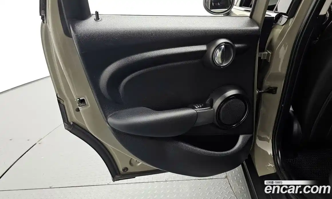Mini Cooper 2019 1.5 гидро в Москве № 1837716, фото 15