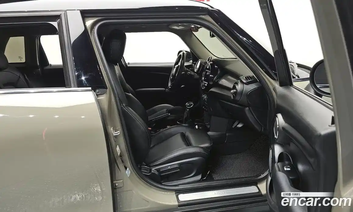 Mini Cooper 2019 1.5 гидро в Москве № 1837716, фото 17