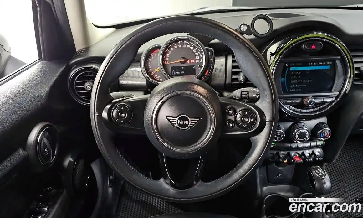 Mini Cooper 2019 1.5 гидро в Москве № 1837716, фото 19