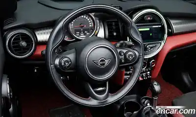 Mini Cooper Convertible 2019 2.0 гидро в Москве № 1837763, миниатюра 12