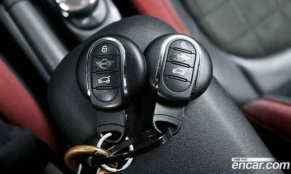 Mini Cooper Convertible 2019 2.0 гидро в Москве № 1837763, фото 20