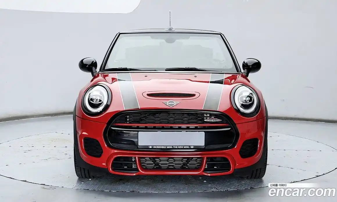 Mini Cooper Convertible 2019 2.0 гидро в Москве № 1837763, фото 3