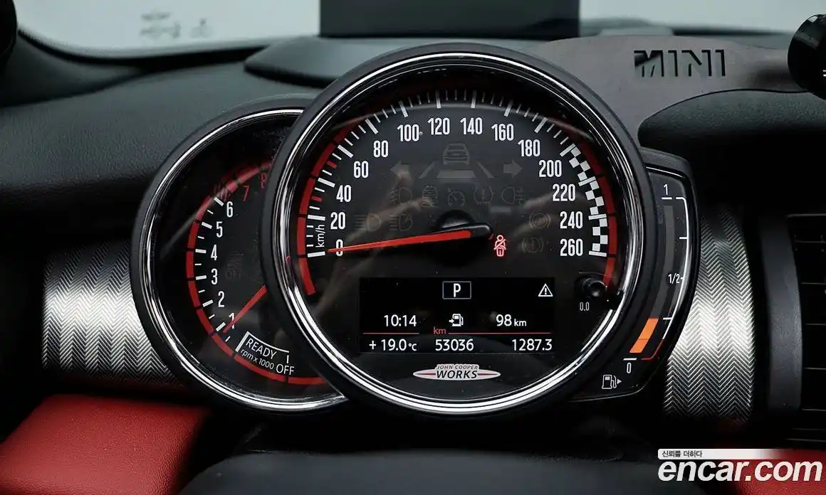Mini Cooper Convertible 2019 2.0 гидро в Москве № 1837763, фото 8