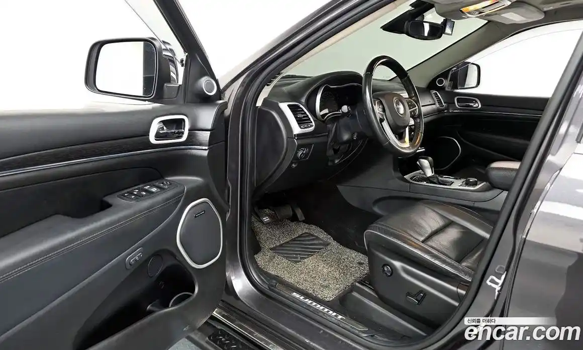 Jeep Cherokee 2019 3.6 гидро в Москве № 1838421, фото 13