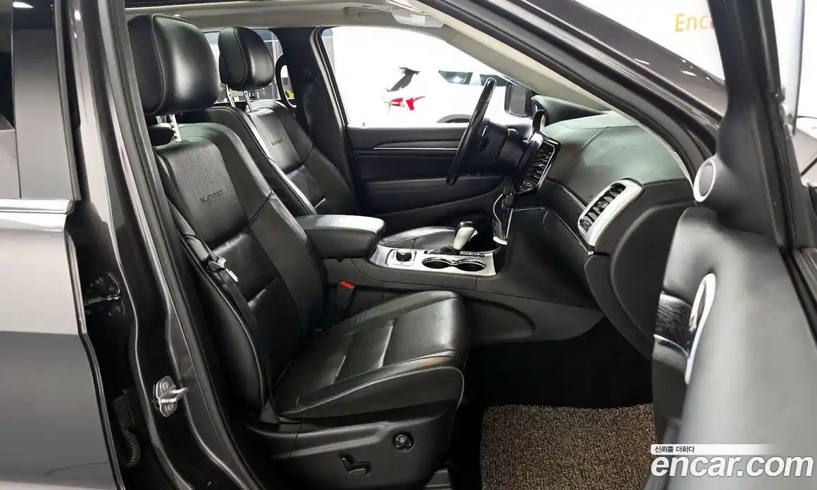 Jeep Cherokee 2019 3.6 гидро в Москве № 1838421, фото 16