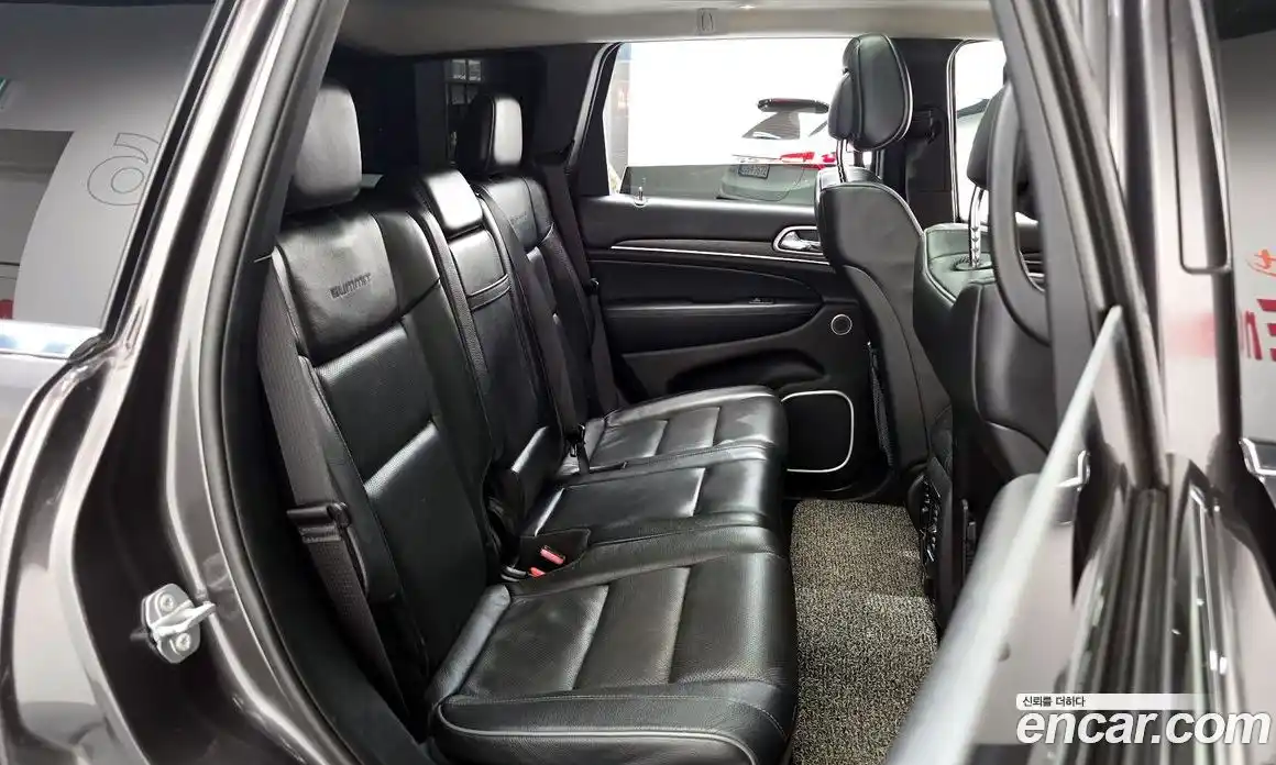 Jeep Cherokee 2019 3.6 гидро в Москве № 1838421, фото 17