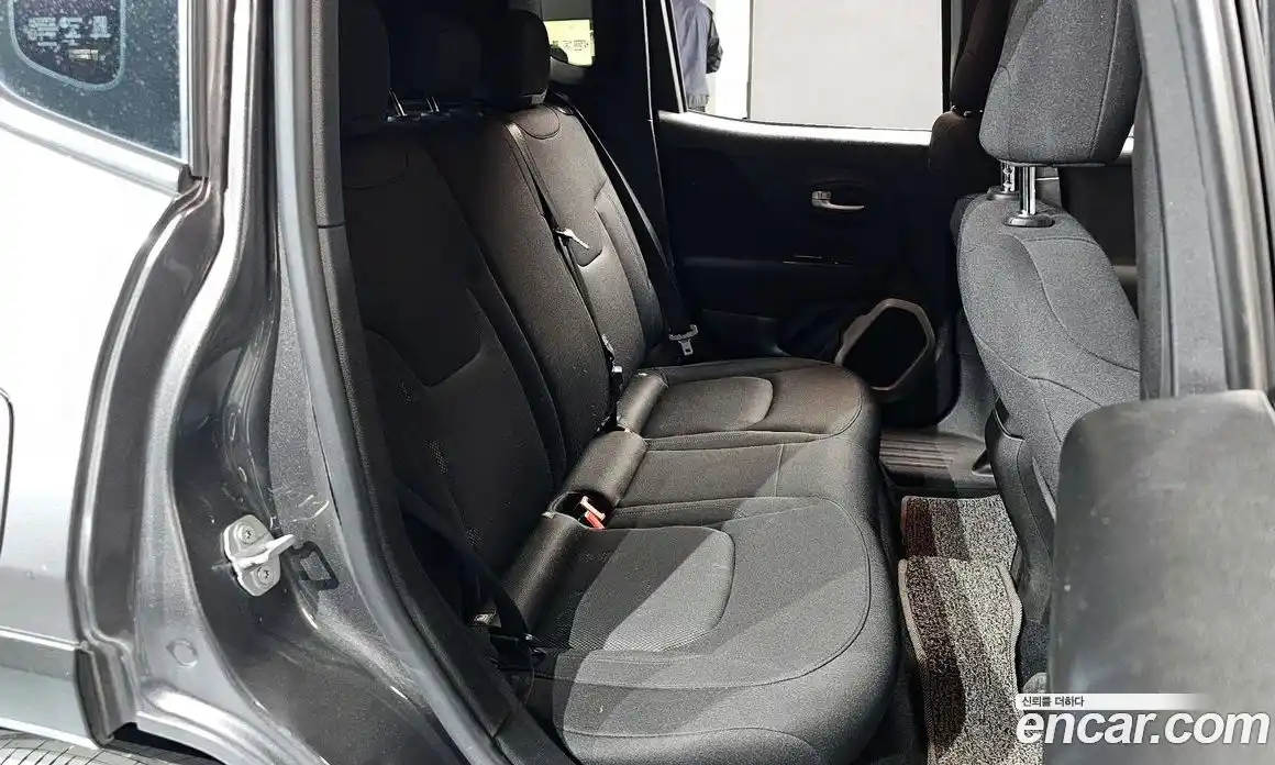 Jeep Renegade 2017 2.4 гидро в Москве № 1838426, фото 11