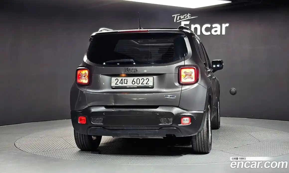 Jeep Renegade 2017 2.4 гидро в Москве № 1838426, фото 4