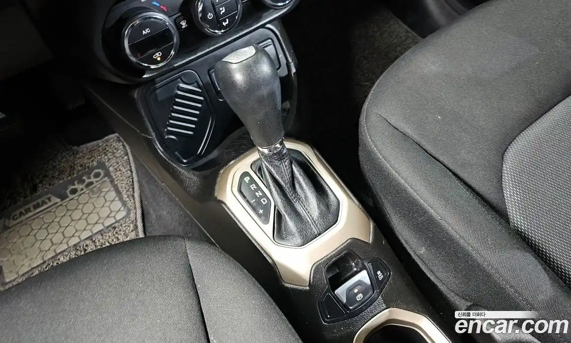 Jeep Renegade 2017 2.4 гидро в Москве № 1838426, фото 9