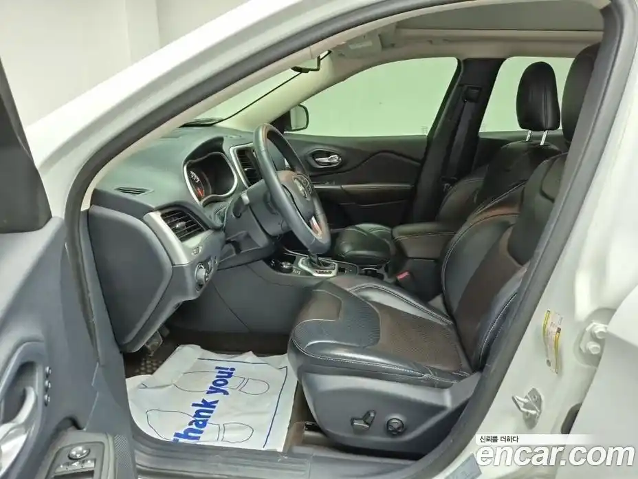 Jeep Cherokee 2016 2.2 гидро в Москве № 1838469, фото 11