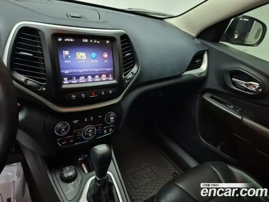 Jeep Cherokee 2016 2.2 гидро в Москве № 1838469, фото 10