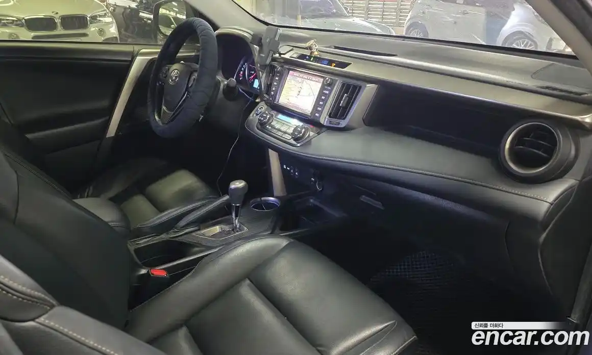 Toyota RAV4 2014 2.5 гидро в Москве № 1838565, фото 20