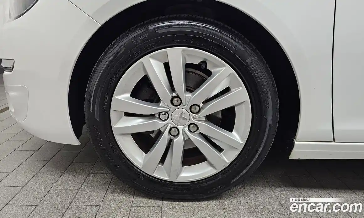 Peugeot 308 2015 1.6 гидро в Москве, фото 5