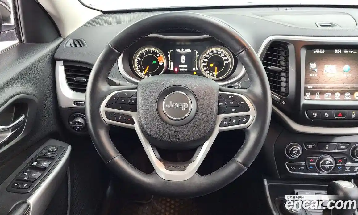 Jeep Cherokee 2017 2.4 гидро в Москве № 232644, фото 13