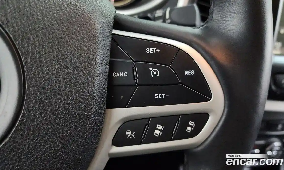 Jeep Cherokee 2017 2.4 гидро в Москве № 232644, фото 18