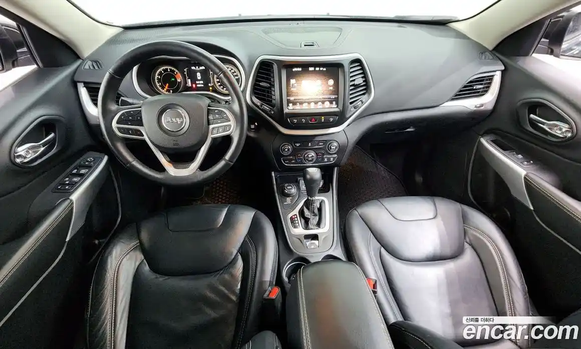 Jeep Cherokee 2017 2.4 гидро в Москве № 232644, фото 7