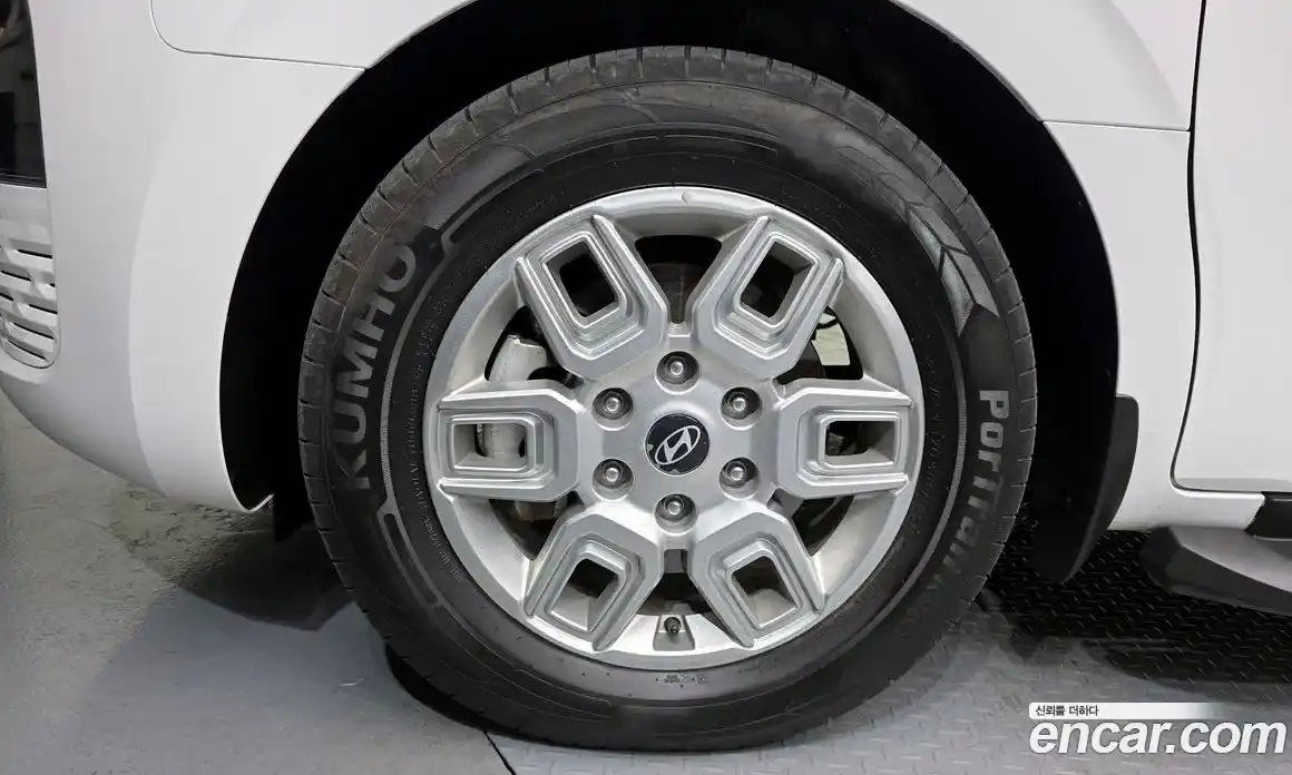 Hyundai Staria 2024 2.2 гидро в Москве № 119999, фото 5