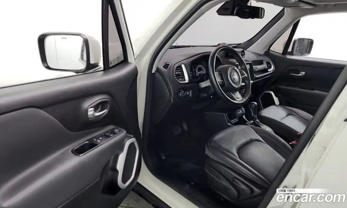 Jeep Renegade 2018 2.4 гидро в Москве № 1251646, фото 13