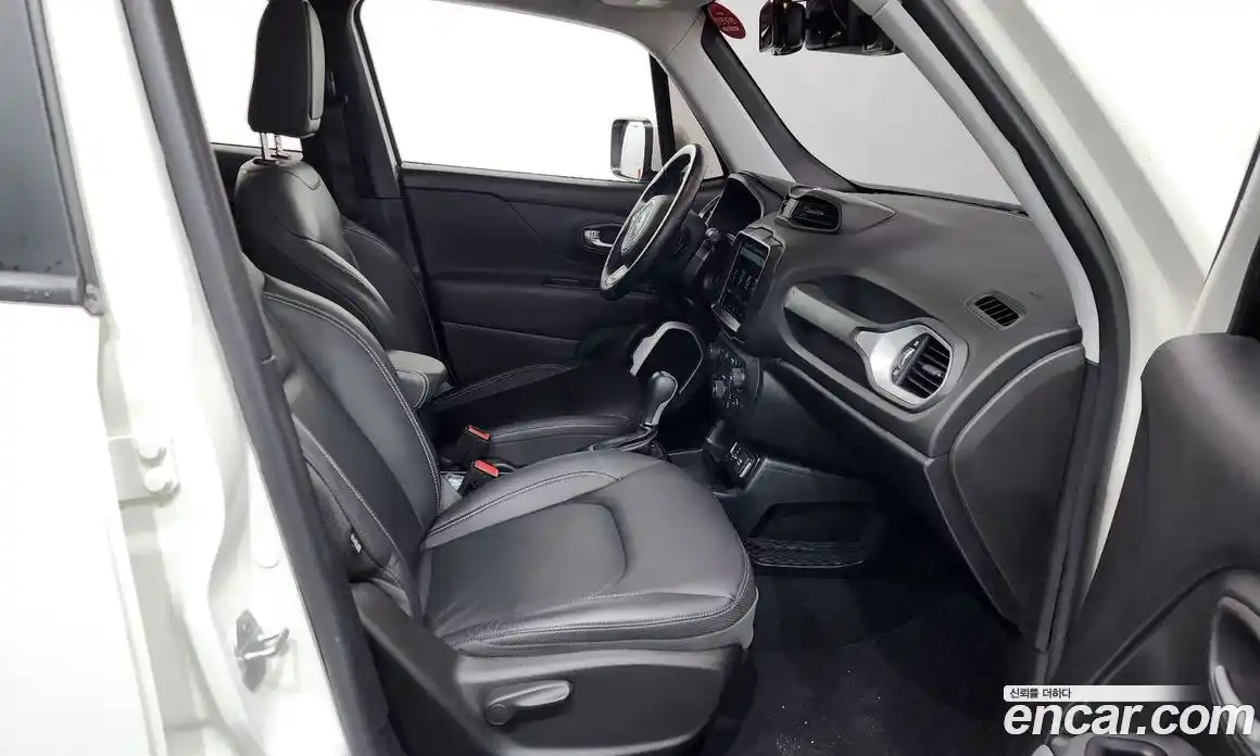 Jeep Renegade 2018 2.4 гидро в Москве № 1251646, фото 16