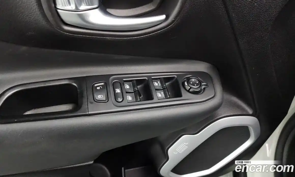 Jeep Renegade 2018 2.4 гидро в Москве № 1251646, фото 36
