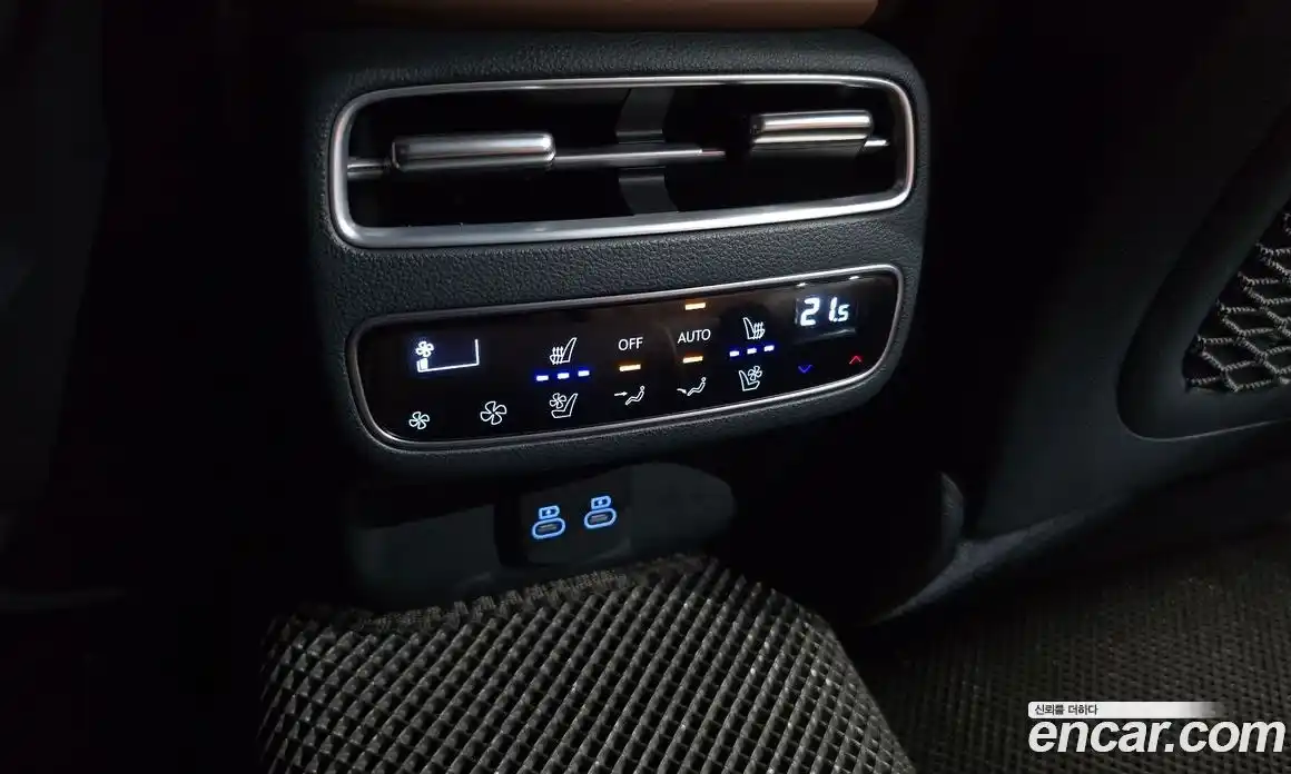 Genesis GV70 2024 2.5 гидро в Москве № 1343334, фото 24