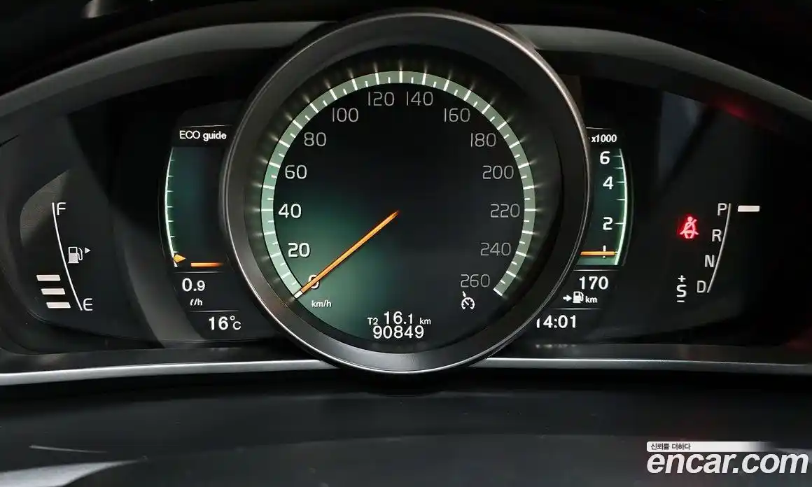 Volvo V40 2018 2.0 гидро в Москве № 1348831, фото 11