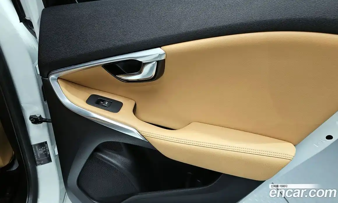 Volvo V40 2018 2.0 гидро в Москве № 1348831, фото 15