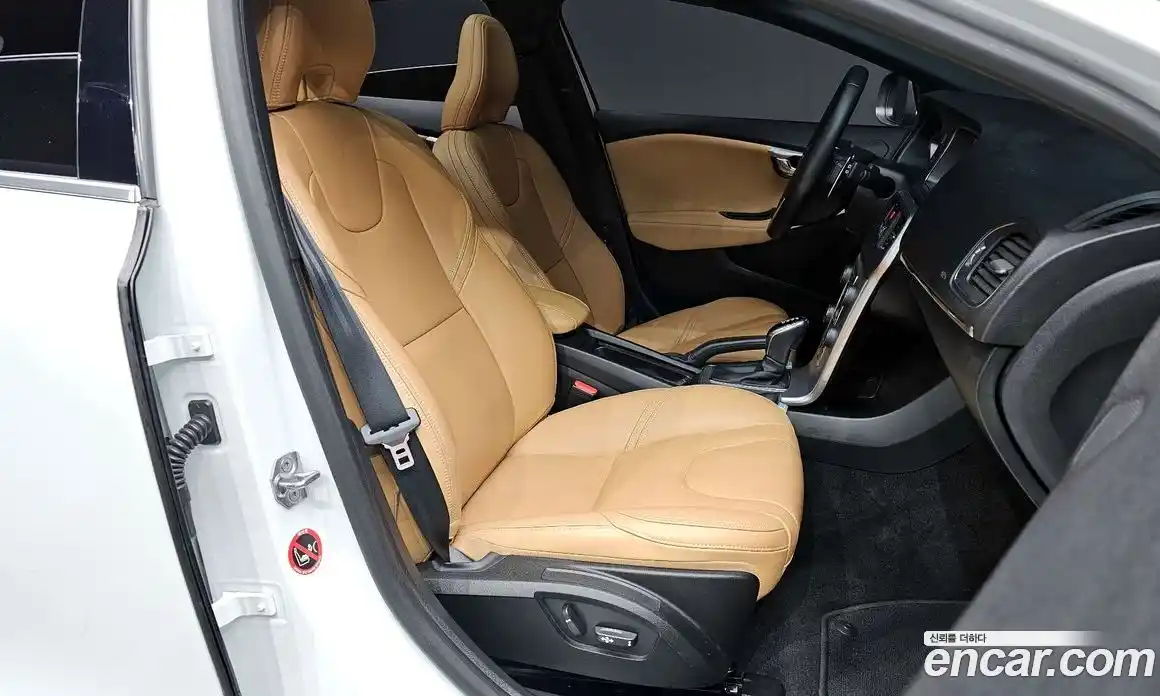Volvo V40 2018 2.0 гидро в Москве № 1348831, фото 17