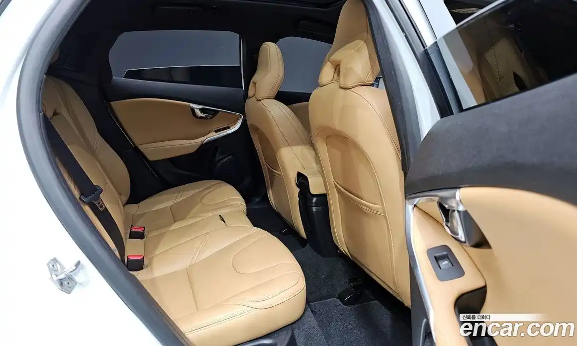 Volvo V40 2018 2.0 гидро в Москве № 1348831, фото 18