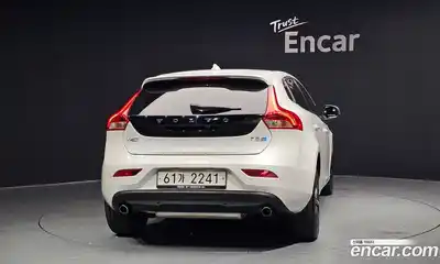 Volvo V40 2018 2.0 гидро в Москве № 1348831, миниатюра 4