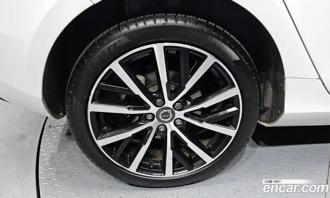 Volvo V40 2018 2.0 гидро в Москве № 1348831, фото 5