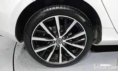 Volvo V40 2018 2.0 гидро в Москве № 1348831, миниатюра 5