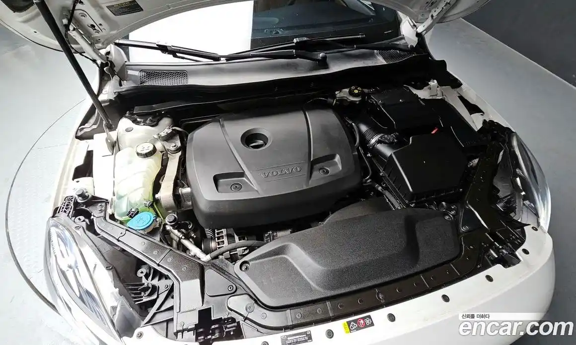 Volvo V40 2018 2.0 гидро в Москве № 1348831, фото 6