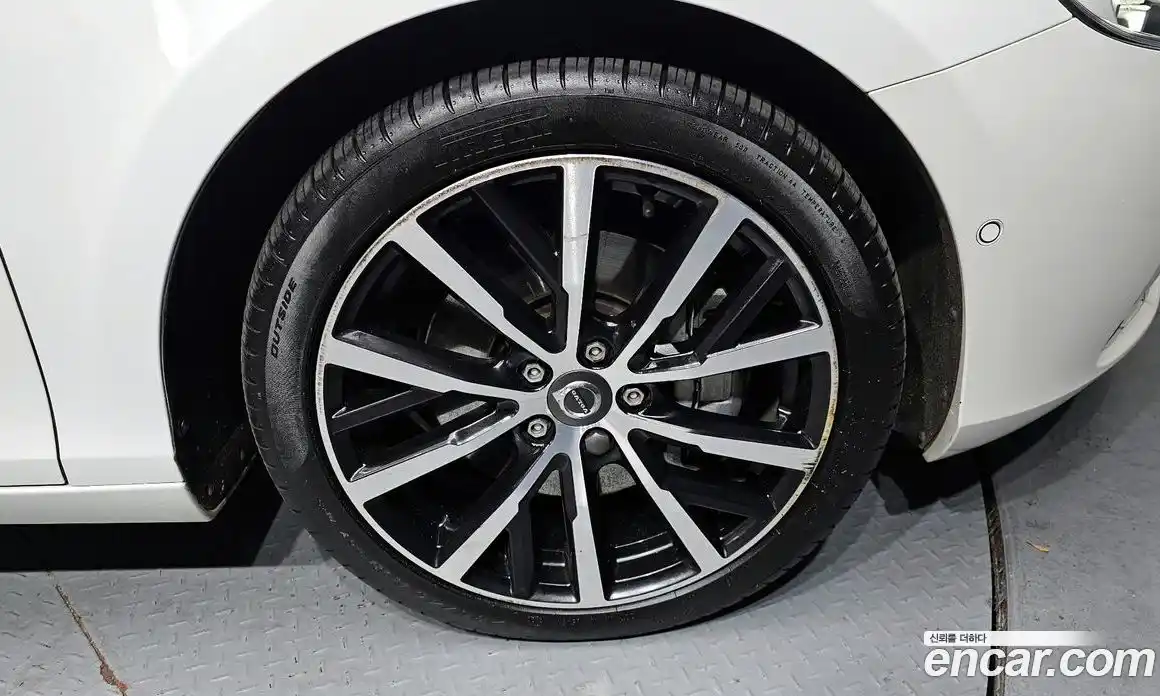 Volvo V40 2018 2.0 гидро в Москве № 1348831, фото 7