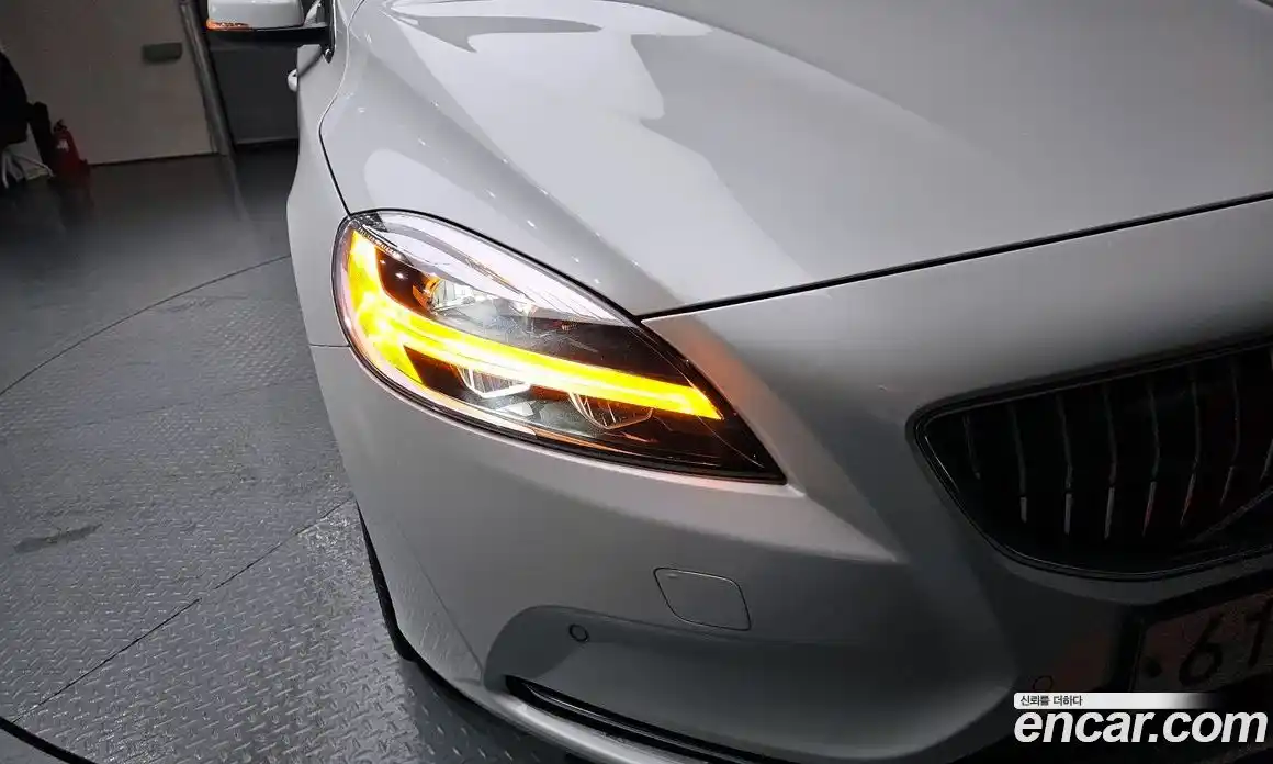 Volvo V40 2018 2.0 гидро в Москве № 1348831, фото 8