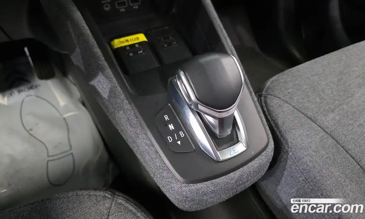 Renault Zoe 2021 0.2 гидро в Москве № 1402256, фото 12