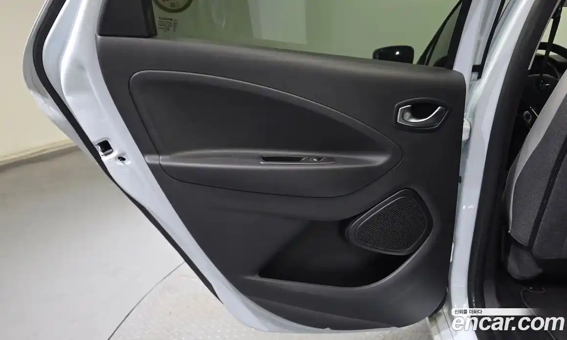 Renault Zoe 2021 0.2 гидро в Москве № 1402256, фото 15
