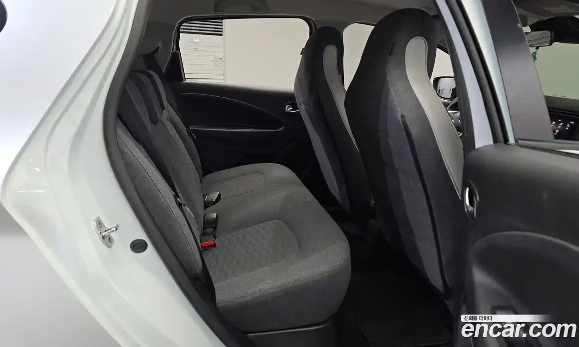 Renault Zoe 2021 0.2 гидро в Москве № 1402256, фото 16