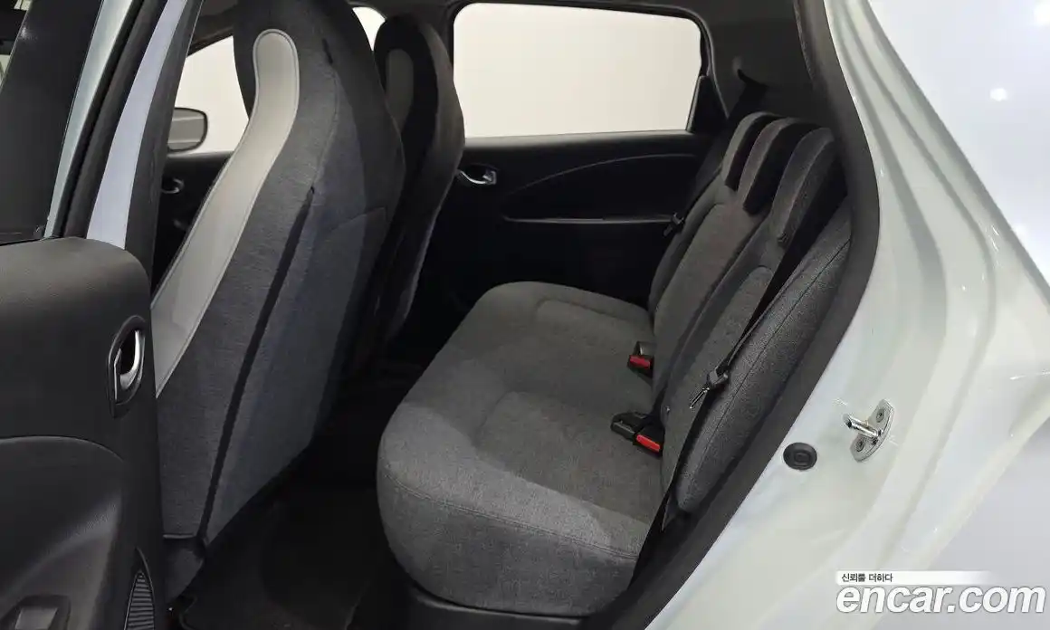 Renault Zoe 2021 0.2 гидро в Москве № 1402256, фото 17