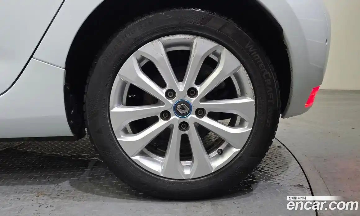 Renault Zoe 2021 0.2 гидро в Москве № 1402256, фото 7