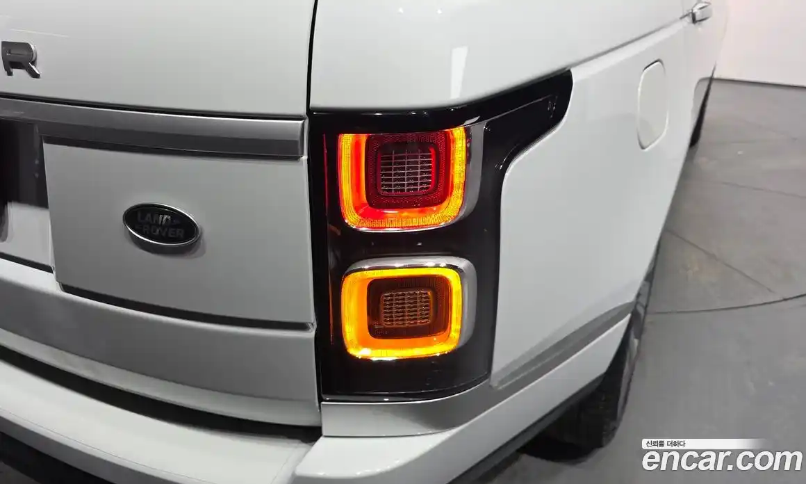 Land Rover Range-Rover 2019 5.0 гидро в Москве № 1405114, фото 9
