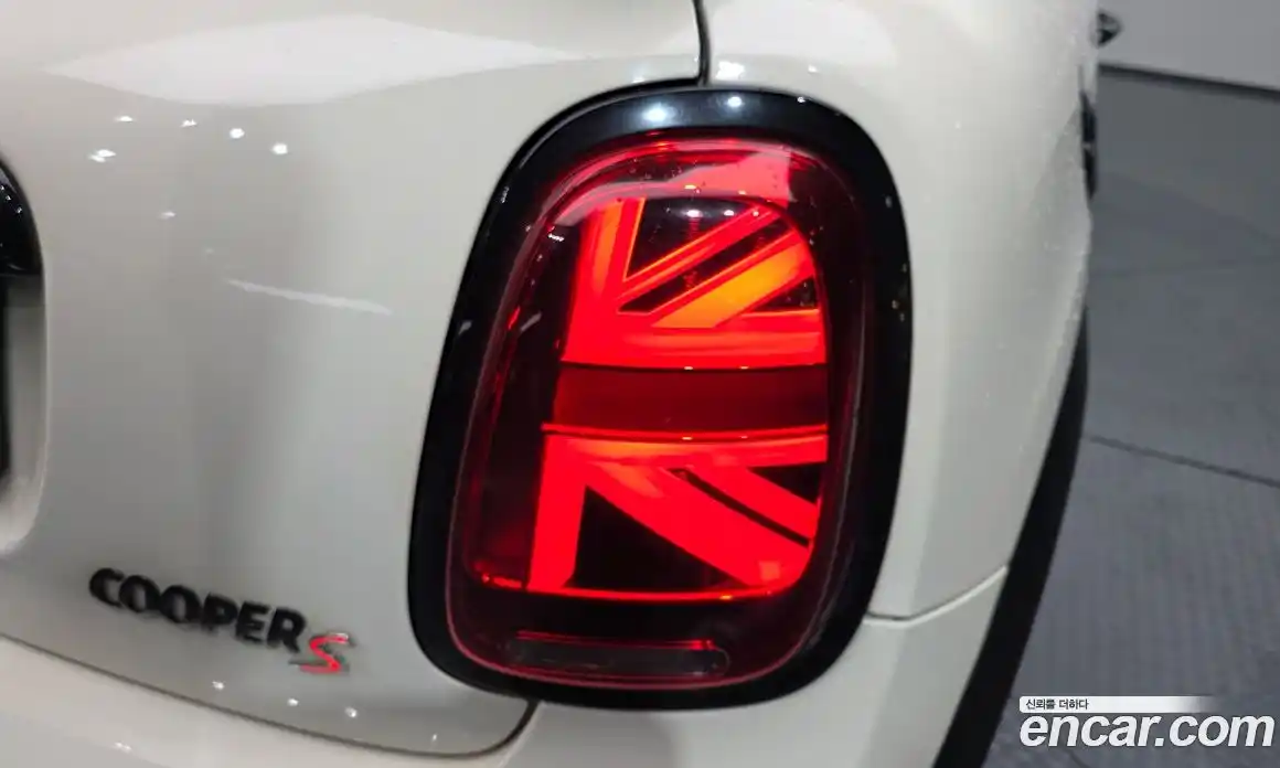 Mini Cooper Convertible 2022 2.0 гидро в Москве № 1405230, фото 9