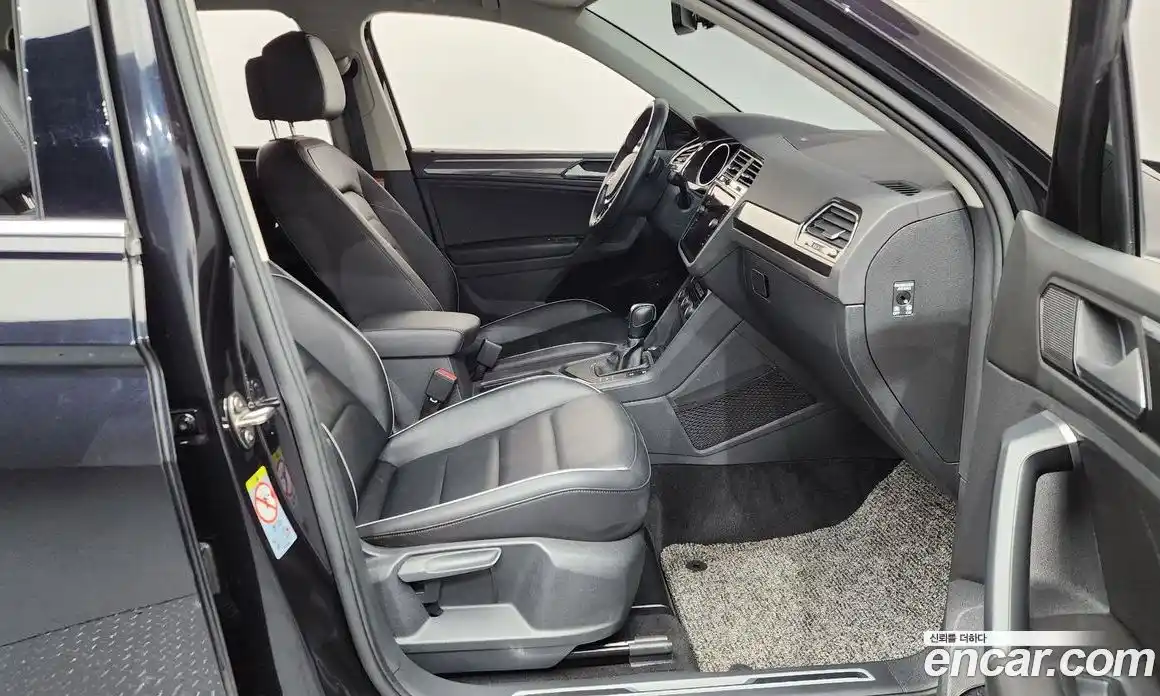 Volkswagen Tiguan 2020 2.0 гидро в Москве № 1405571, фото 17