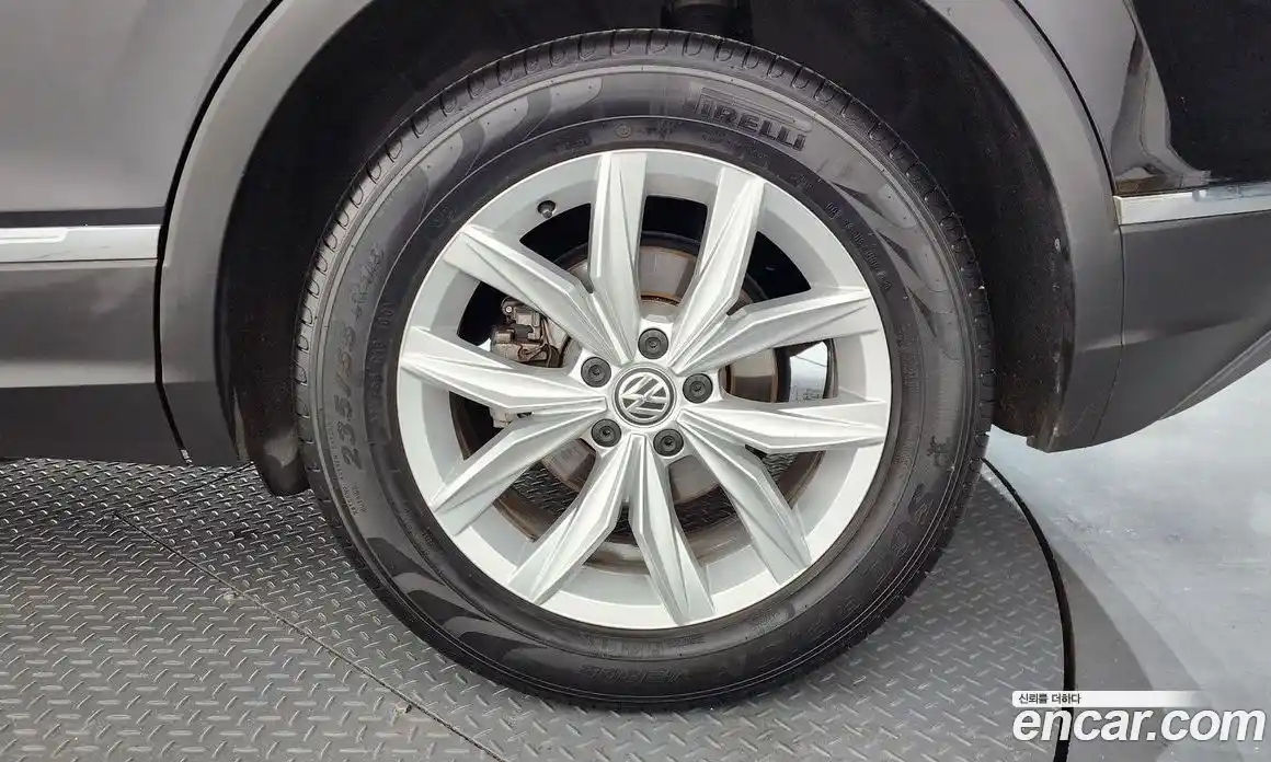 Volkswagen Tiguan 2020 2.0 гидро в Москве № 1405571, фото 7