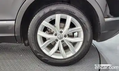 Volkswagen Tiguan 2020 2.0 гидро в Москве № 1405571, миниатюра 7