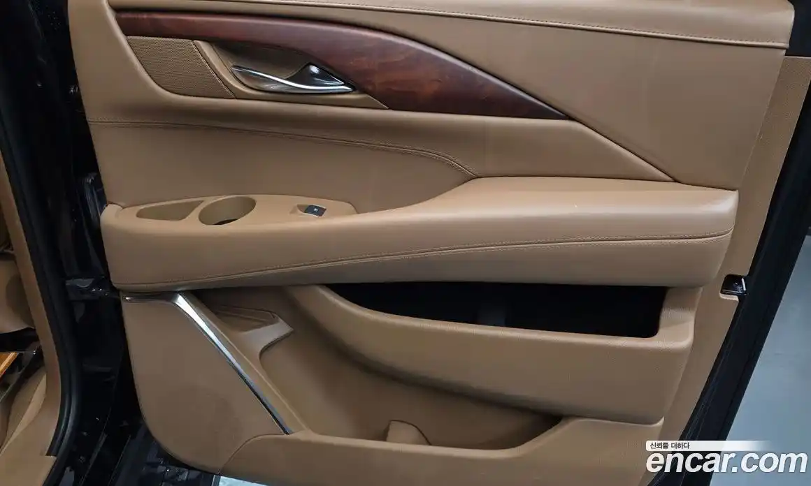 Cadillac Escalade 2017 6.2 гидро в Москве № 1406564, фото 15