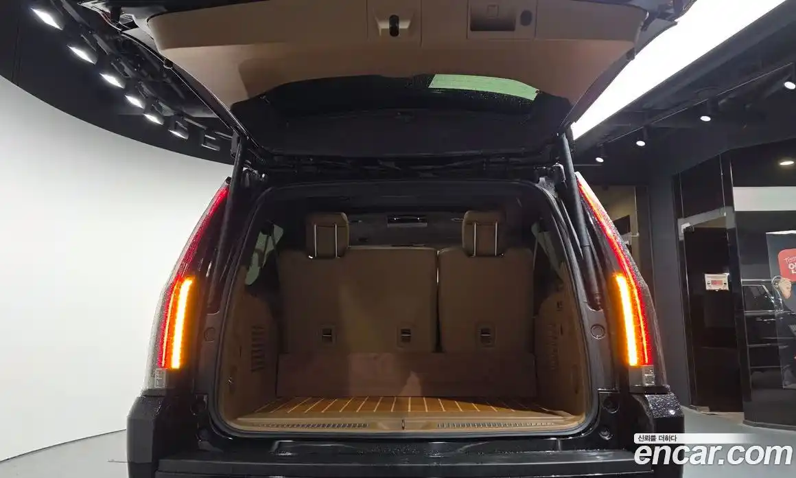Cadillac Escalade 2017 6.2 гидро в Москве № 1406564, фото 26